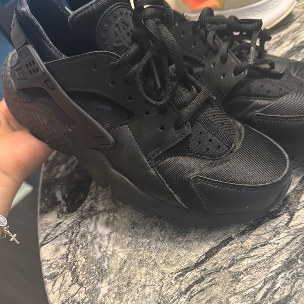 Women’s huarache Nike Black Athletic Shoes